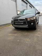 Mitsubishi Outlander 2 Liter Benziner mit ... - Mitsubishi Outlander in Essen