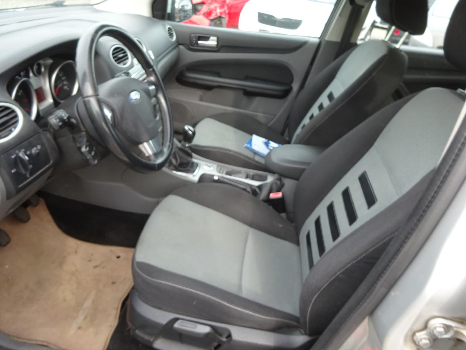 Ford Focus 2009 — photo 7