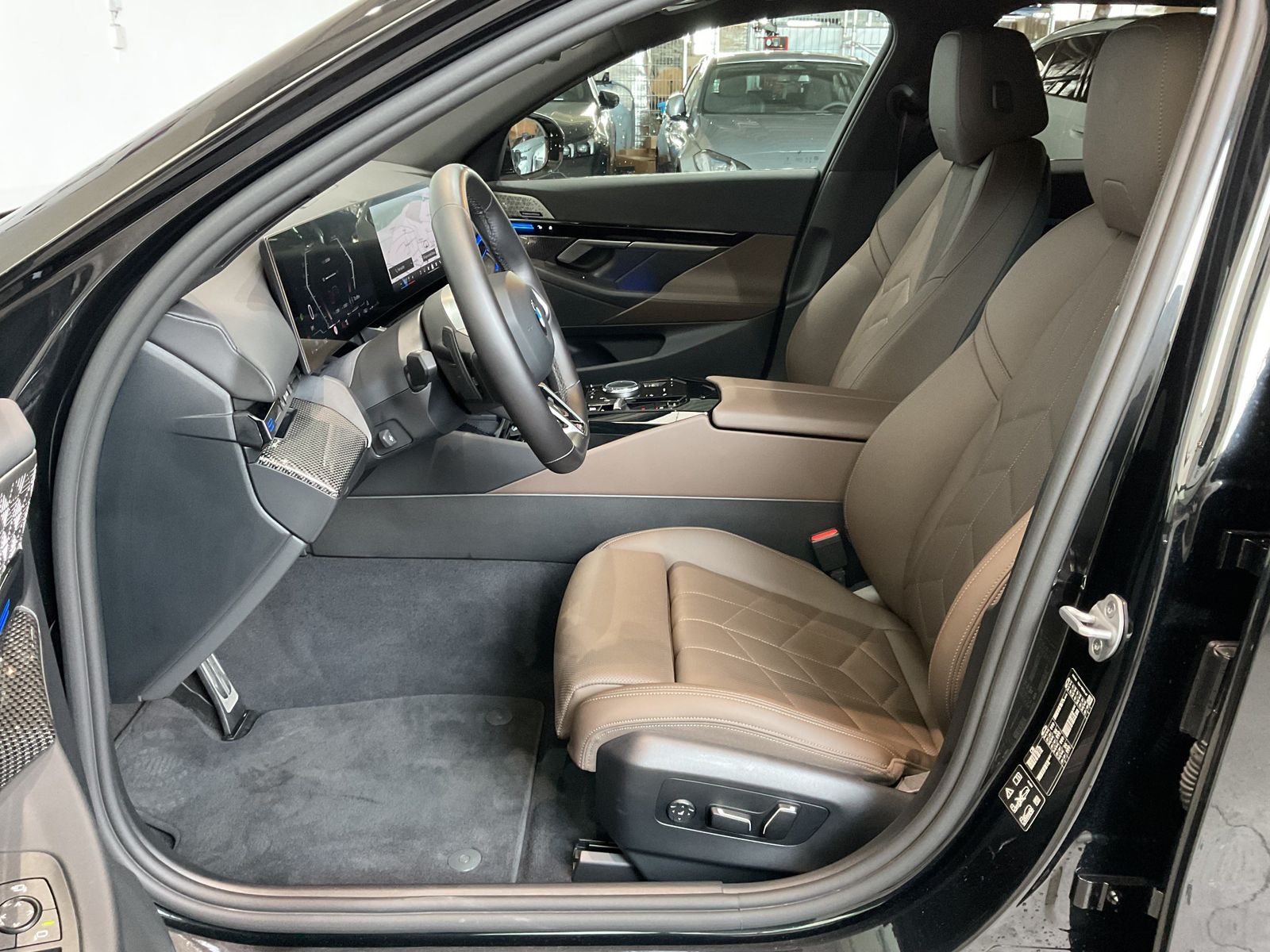 Fahrzeugabbildung BMW 520d xDrive M Sportpaket pro | 19" LMR | Bowers