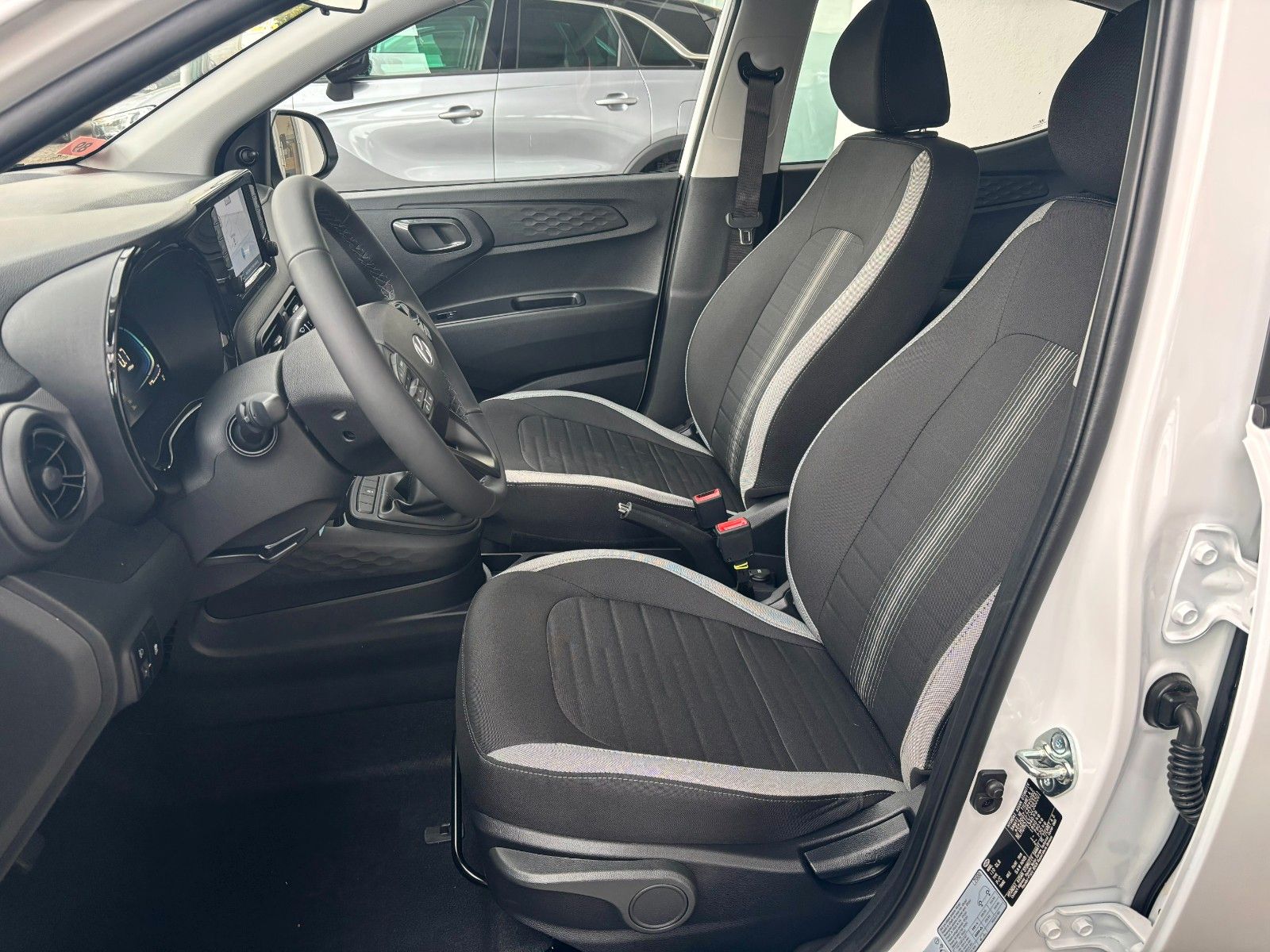 Fahrzeugabbildung Hyundai i10 Select 1.0l Navi/Klima/Kamera!