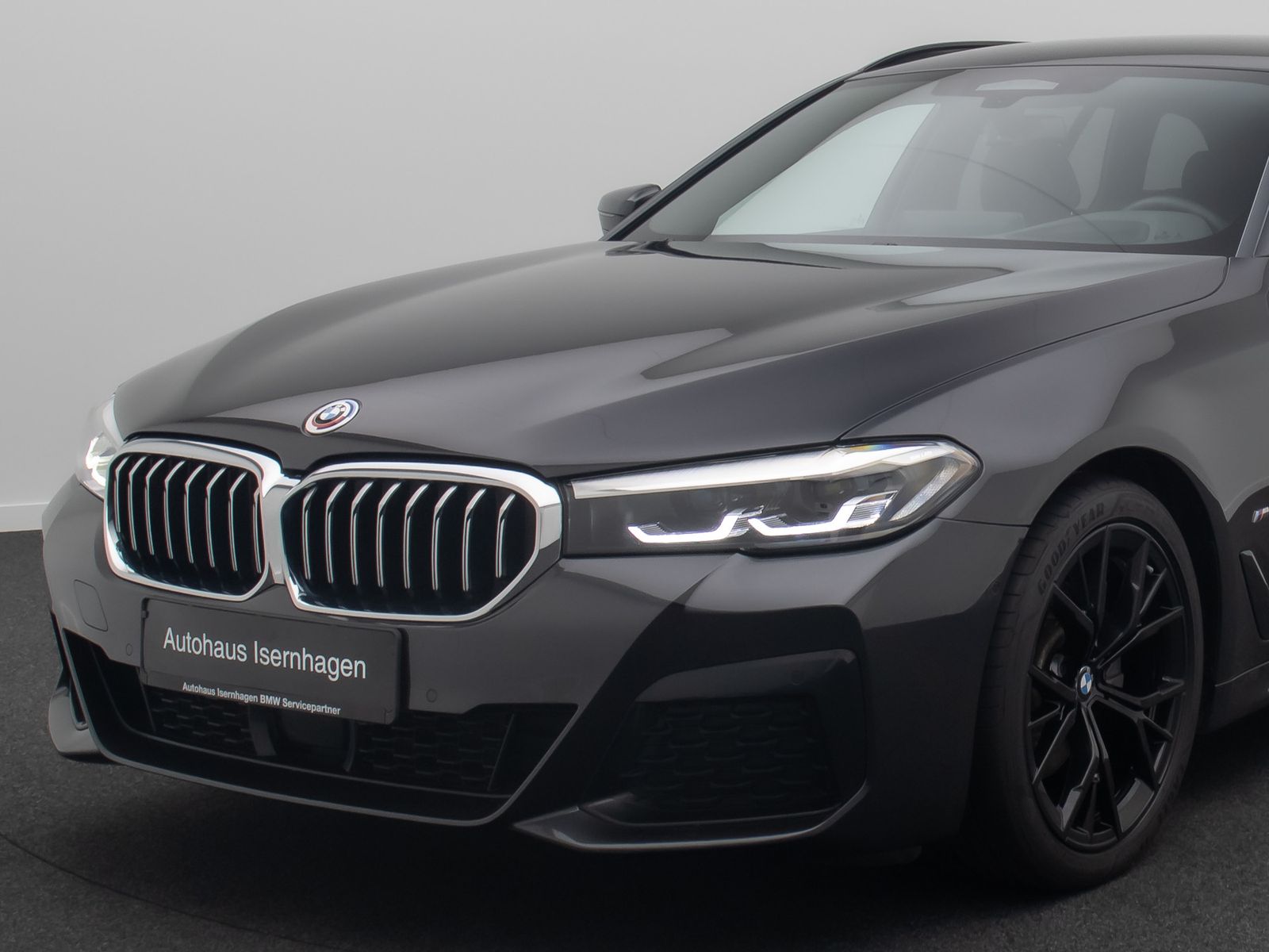 Fahrzeugabbildung BMW 520d M Sport Kamera DAB HUD 4xKlima HiFi 19Zoll