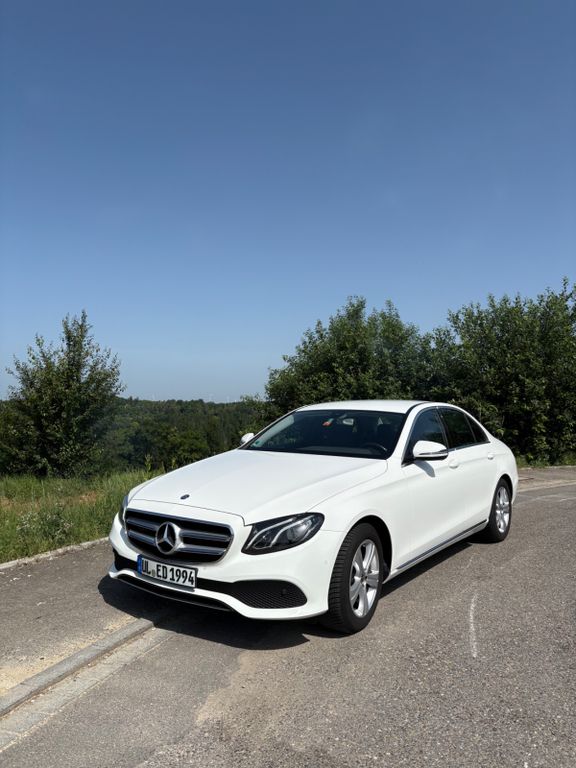 Image of Mercedes-Benz E 200