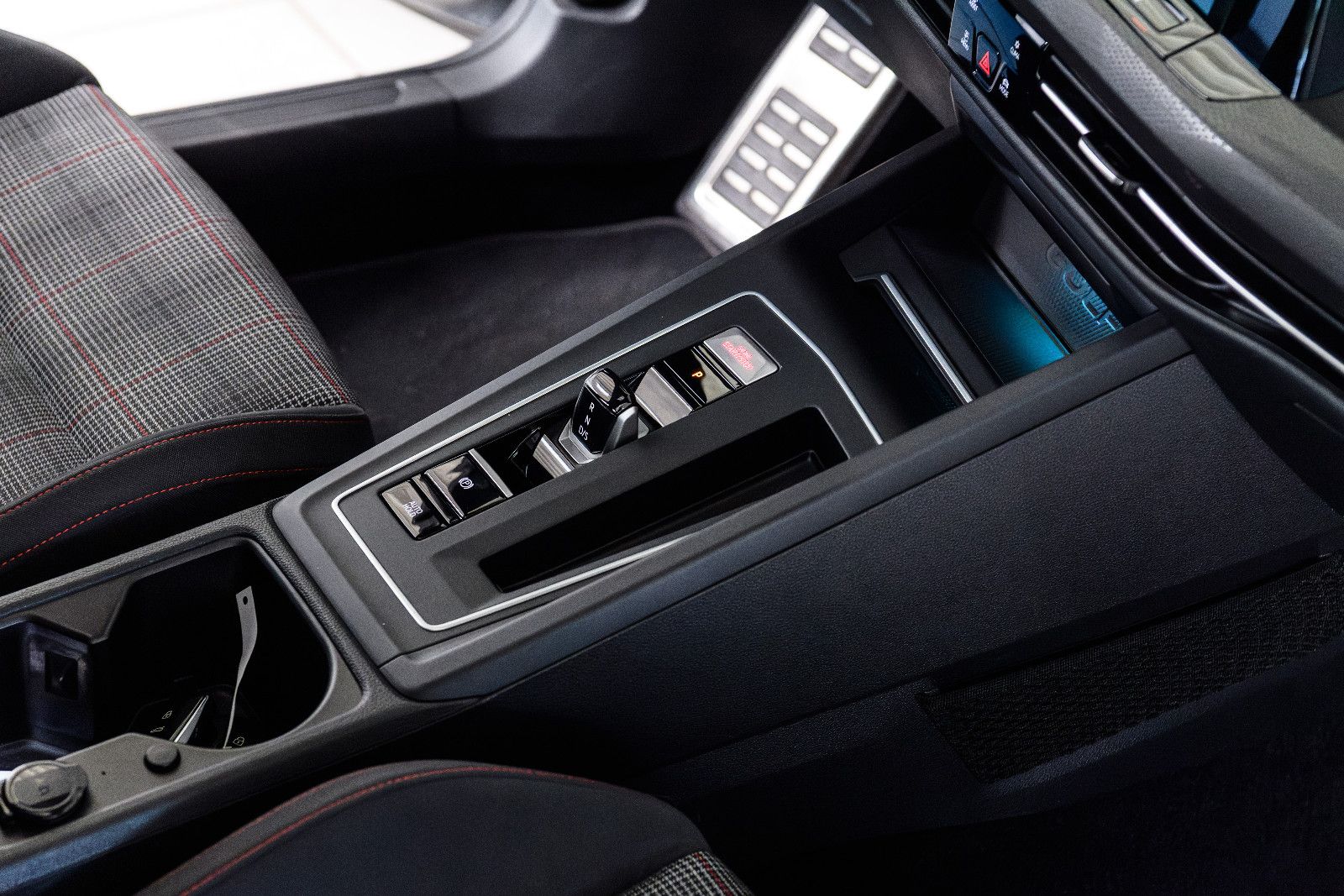 Fahrzeugabbildung Volkswagen Golf VIII GTI +Matrix +Panorama +LED +ACC