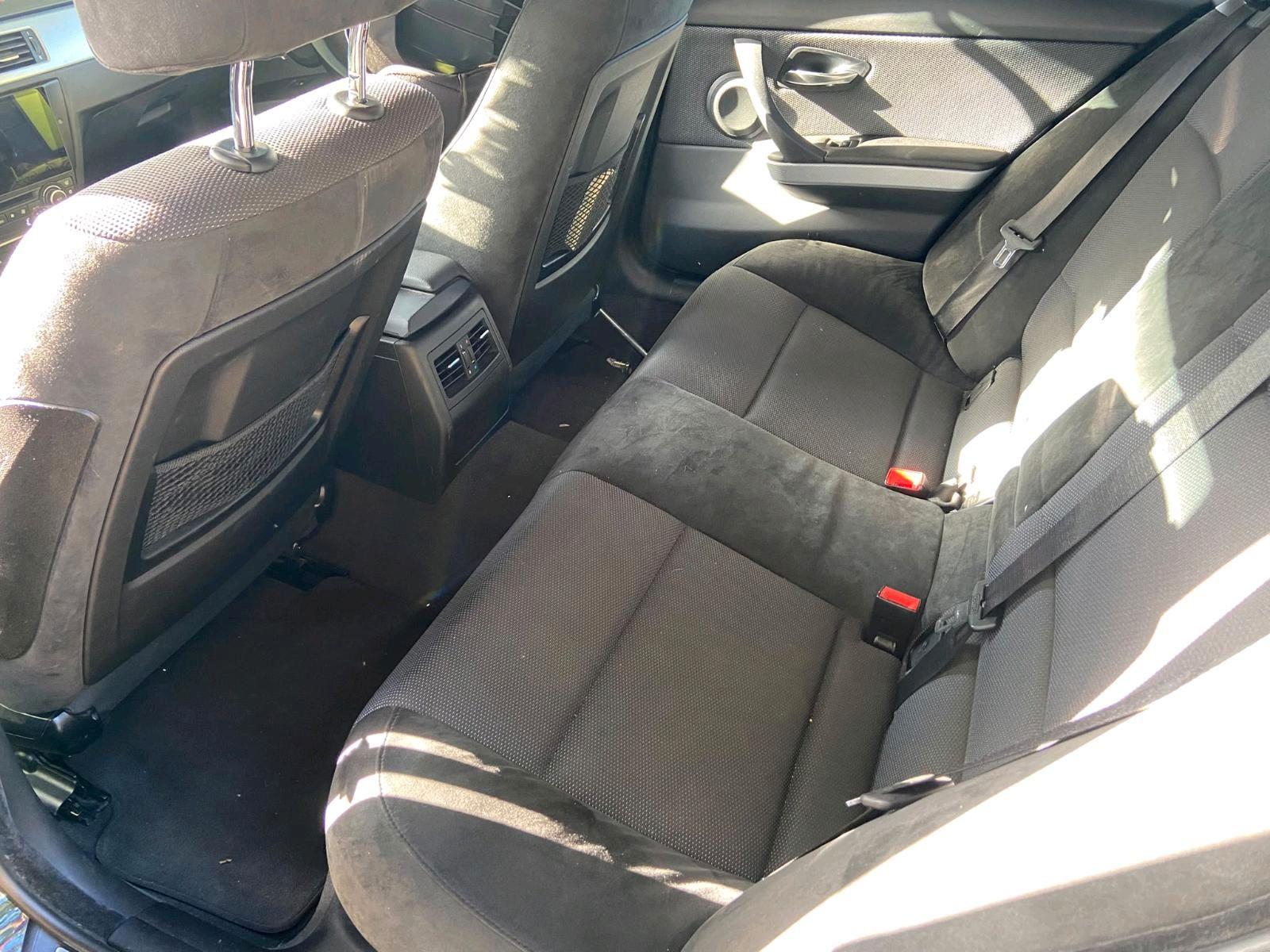 BMW  2010 — photo 10