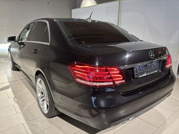 Fotografie 12 des Mercedes-Benz E 220 BlueTEC 9G-TRONIC