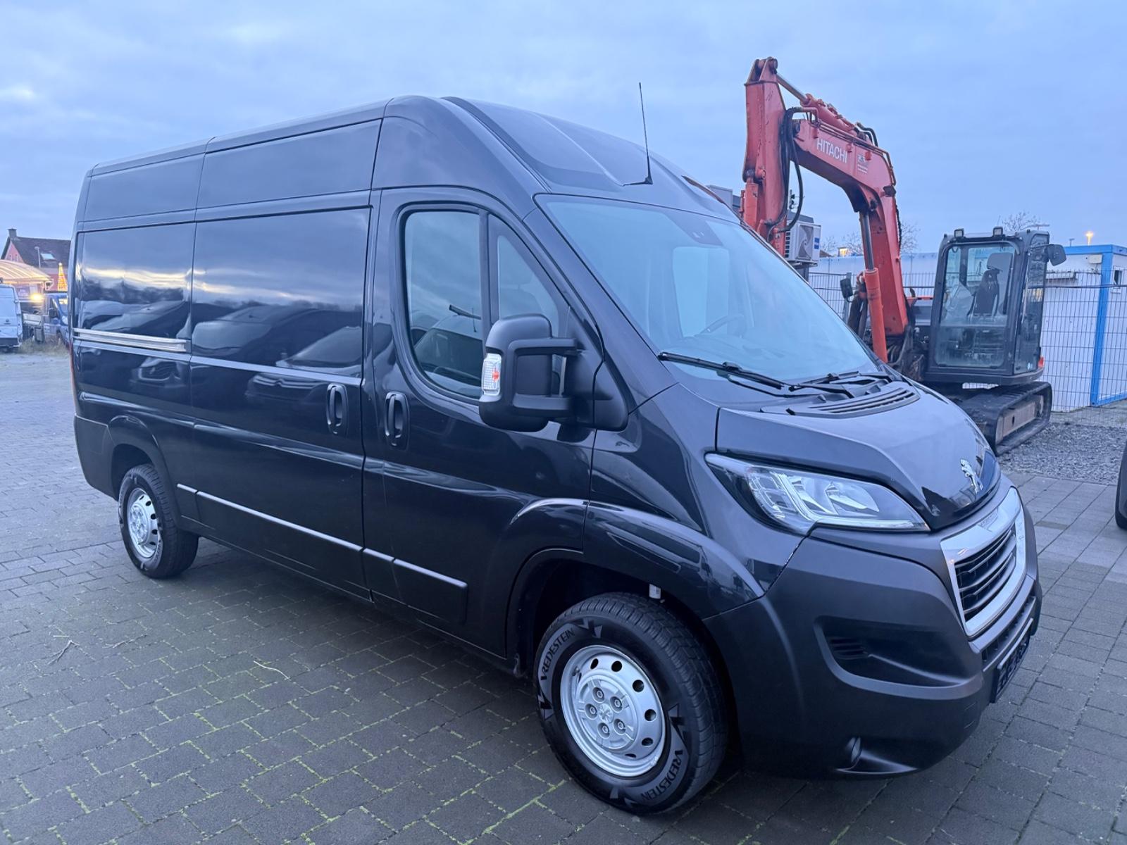 Peugeot Boxer Premium L2H2 BlueHDi 165 Assistent Navi AH