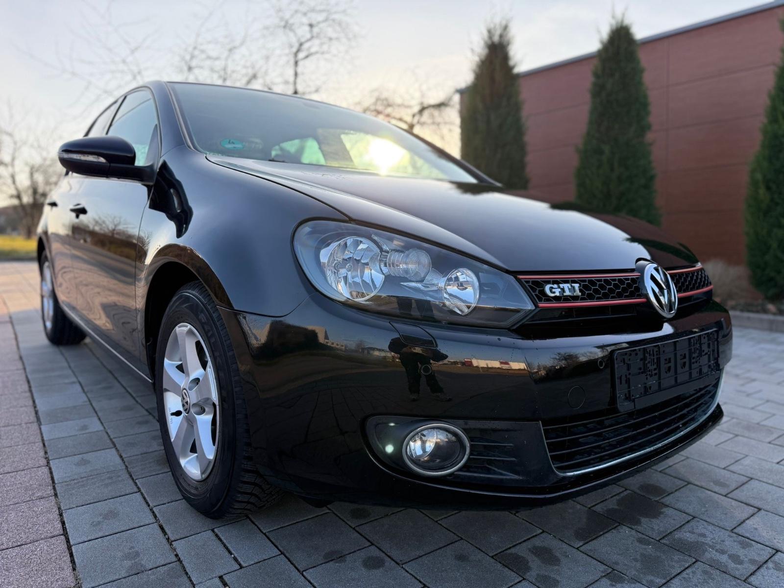 Volkswagen Golf VI Highline 1.Hand * Scheckheft*SHZ*Tüv Neu