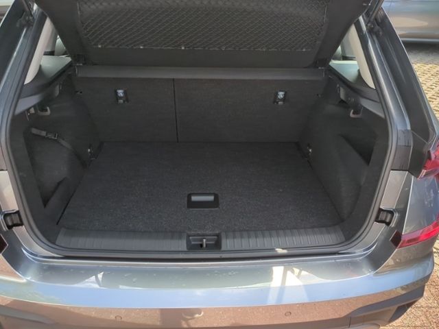 Fahrzeugabbildung SKODA Kamiq 1.0 TSI DSG Selection AHK WINTER PLUS KOMF