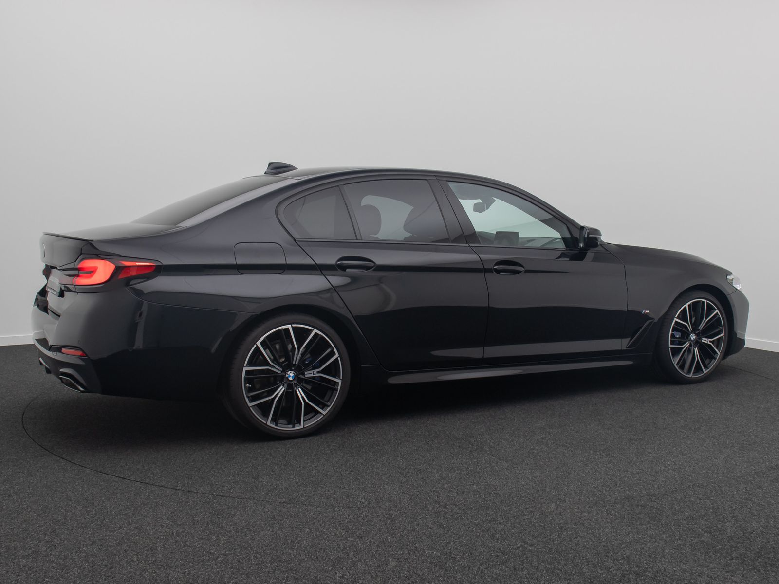Fahrzeugabbildung BMW 530d M Sport Kamera DAB HiFi 4Klima Alarm 20Zoll