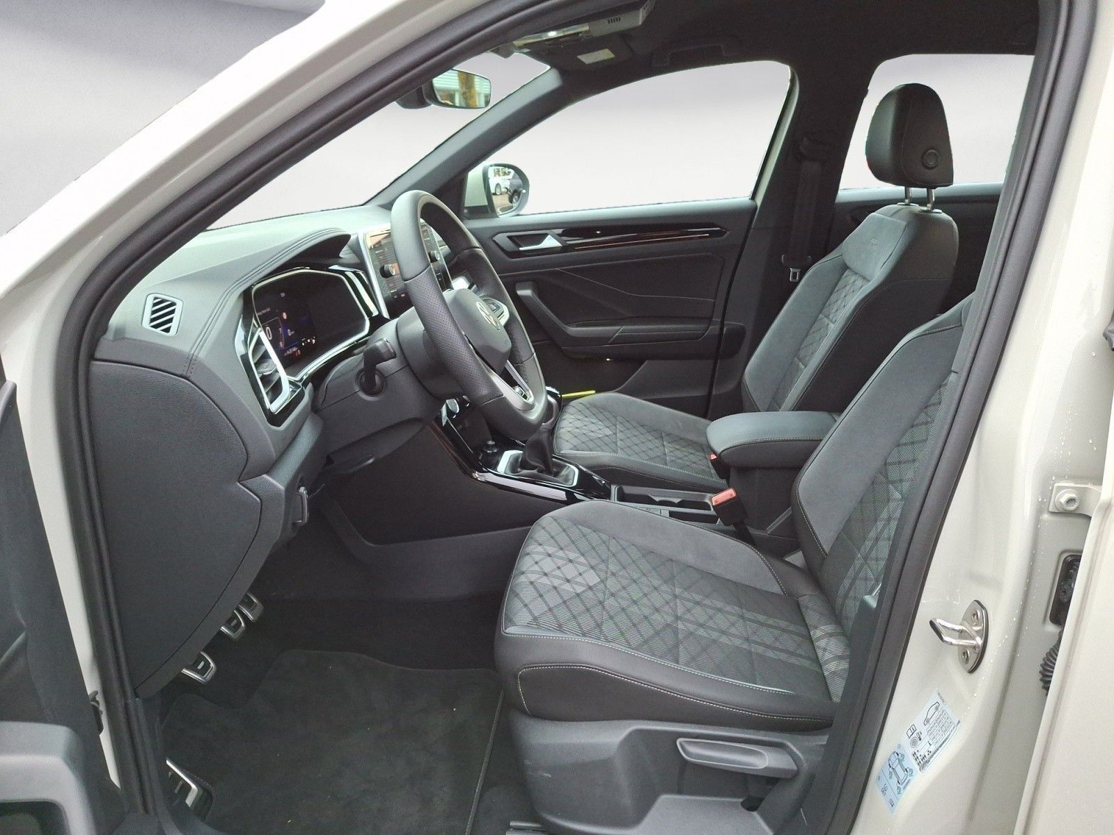 Volkswagen T-Roc - Bild 8