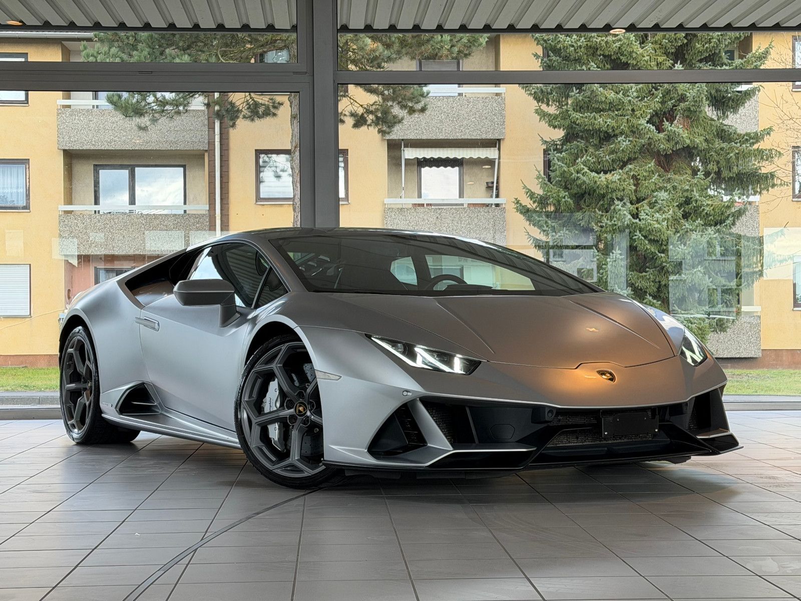 Fahrzeugabbildung Lamborghini Huracán EVO V10 /LIFT/SENSONUM/KAMERA/ACC