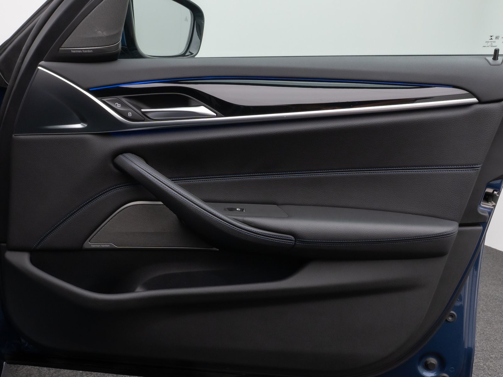 Fahrzeugabbildung BMW 530d M Sport Panorama Kamera Laser HUD DAB H/K