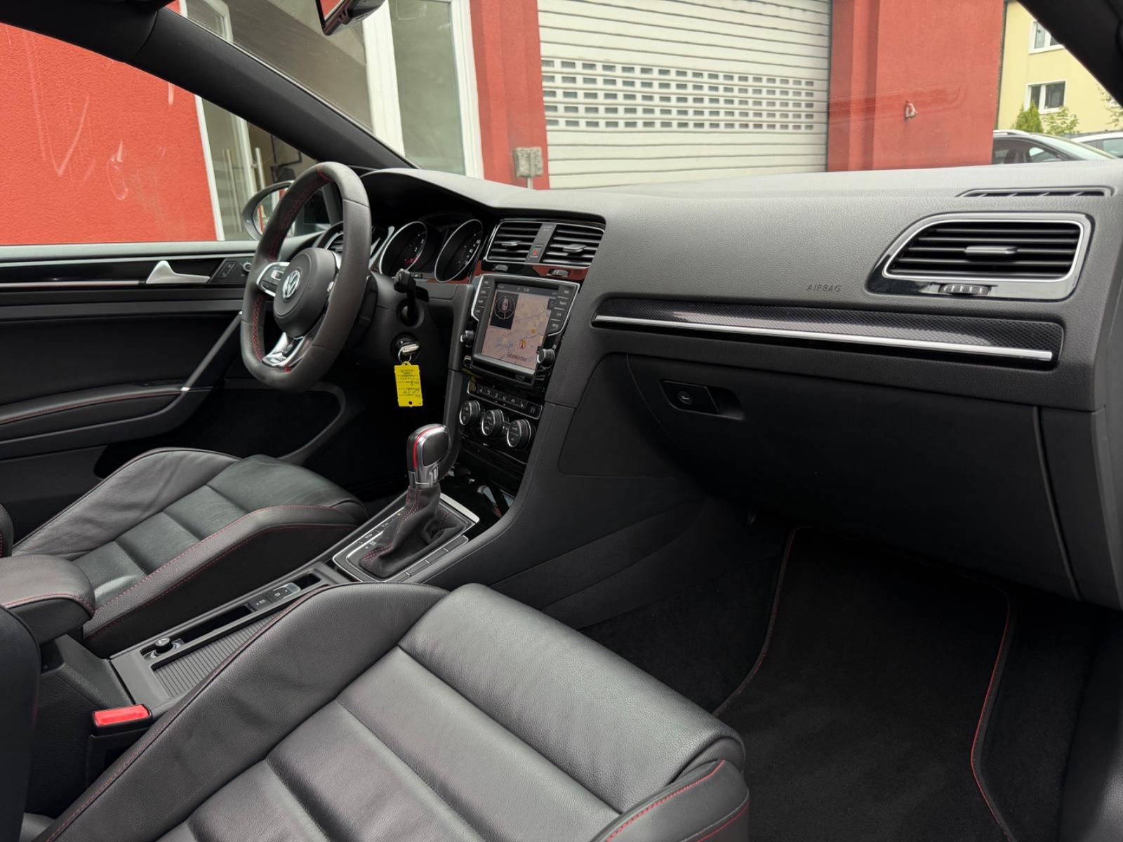 Volkswagen Golf VII Lim. GTI Clubsport*DYNAUDIO*PANO*LEDER*