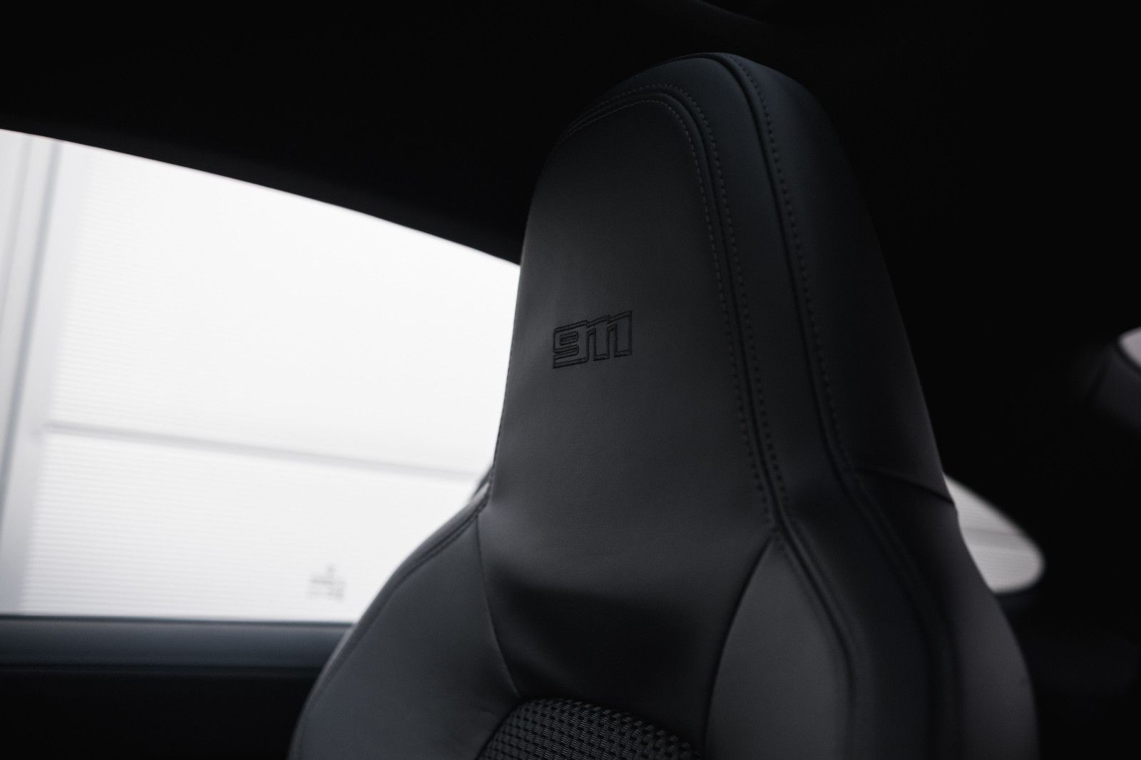 Fahrzeugabbildung Porsche 992/911 Carrera T - BOSE Sound-Lift-System