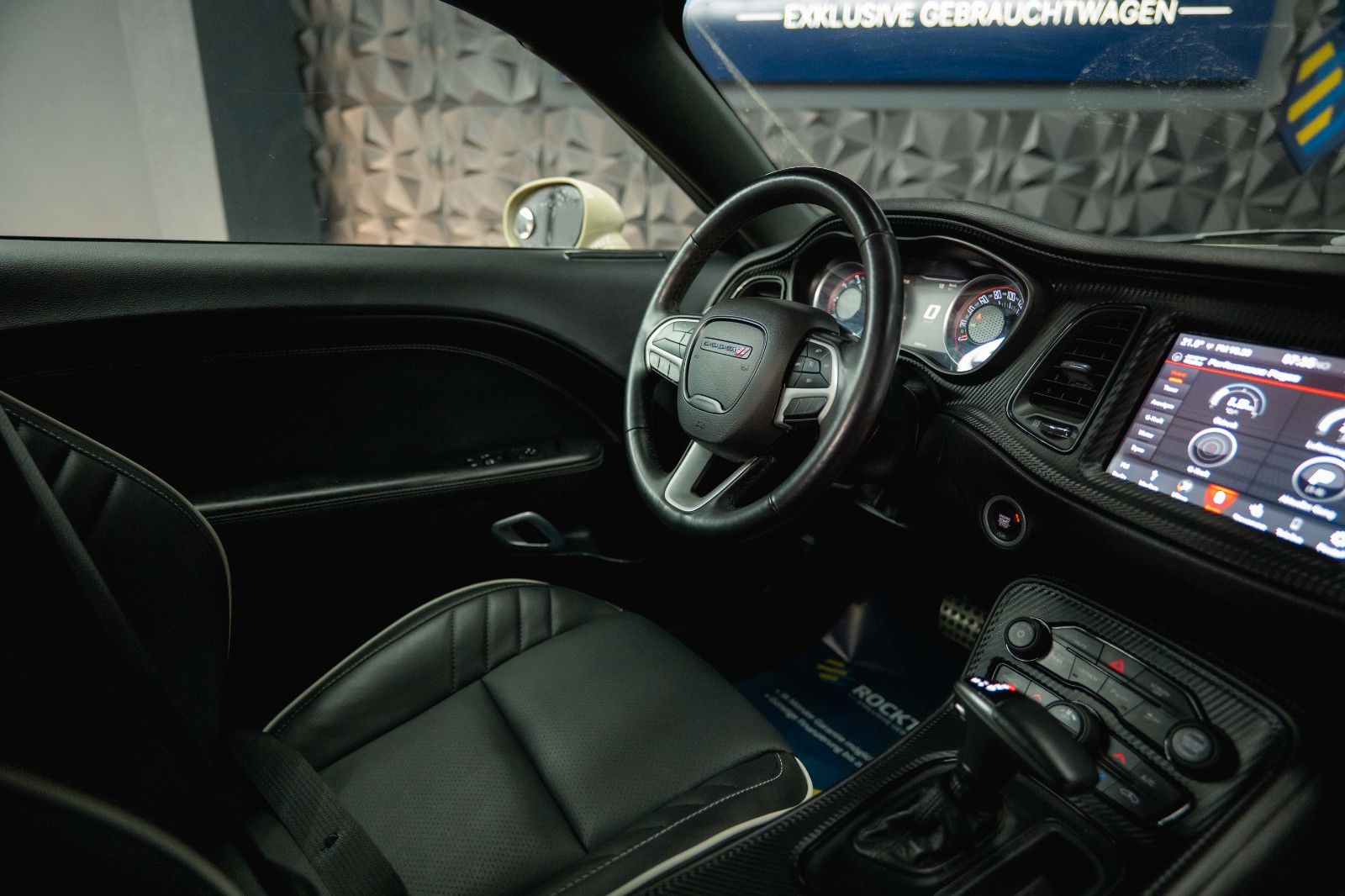 Fahrzeugabbildung Dodge Challenger 6.4 V8 SRT 392 R/T SCAT PACK WIDEBODY