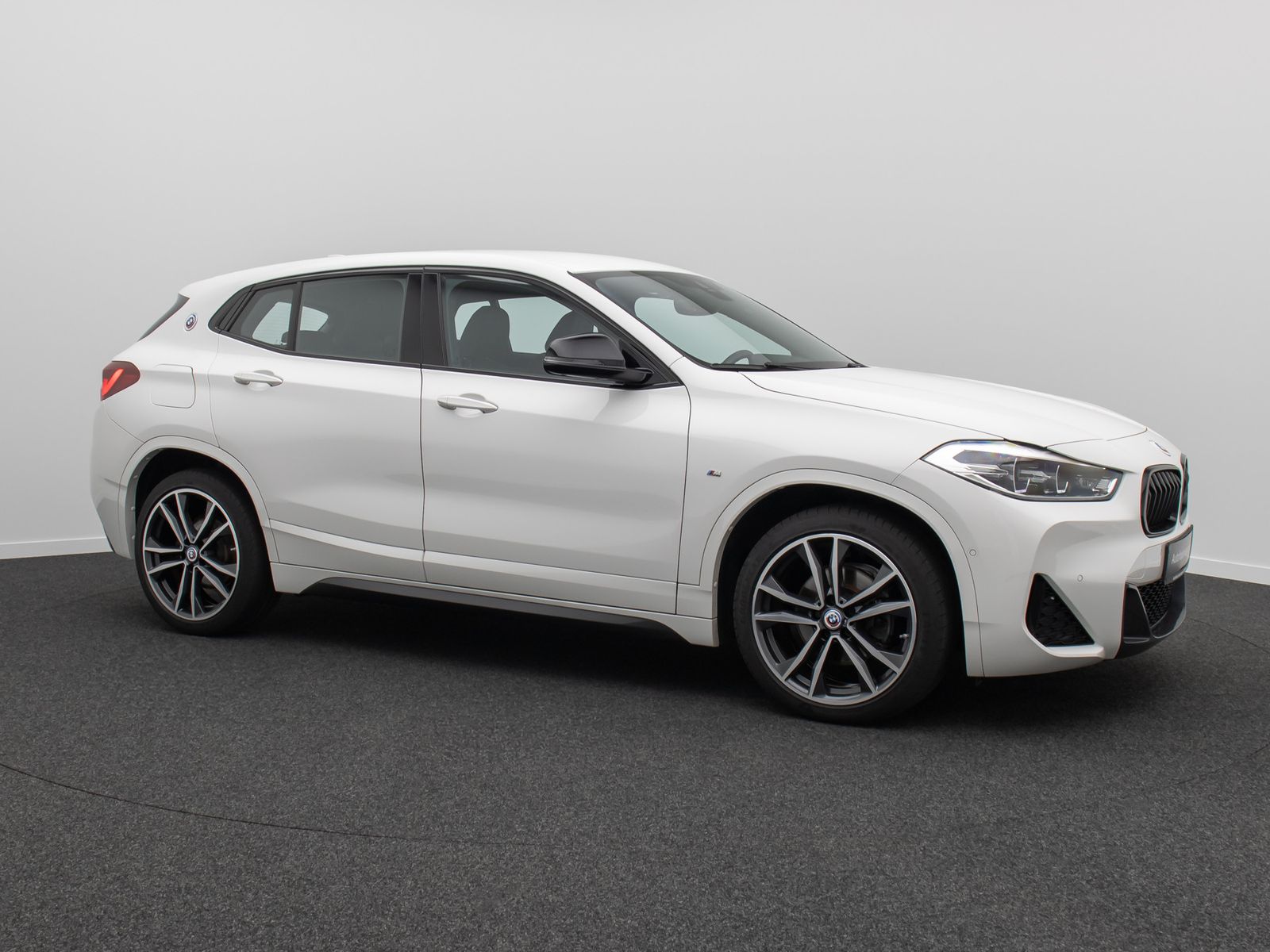 Fahrzeugabbildung BMW X2 sD18d M Sport DAB Kamera LED ParkAss Navi 19"