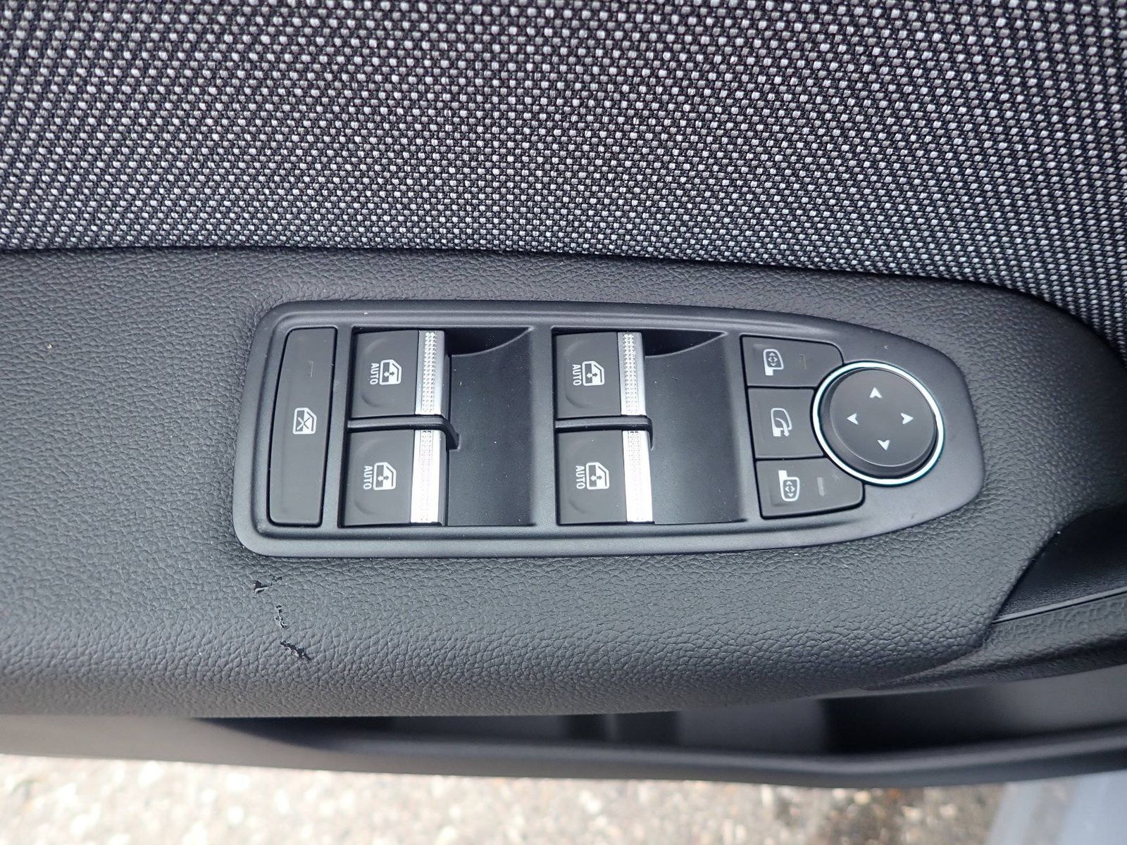 Fahrzeugabbildung Renault Captur Techno E-TECH Full Hybrid 145