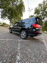 Mercedes-Benz GL 350 BlueTEC 4MATIC - - Mercedes-Benz GL 350 mit Diesel-Antrieb: Geländewagen