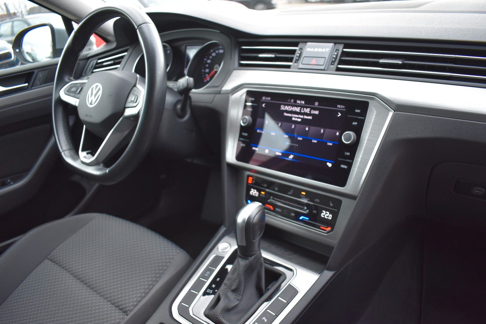 Fahrzeugabbildung Volkswagen Passat Variant Conceptline DSG AHK LED