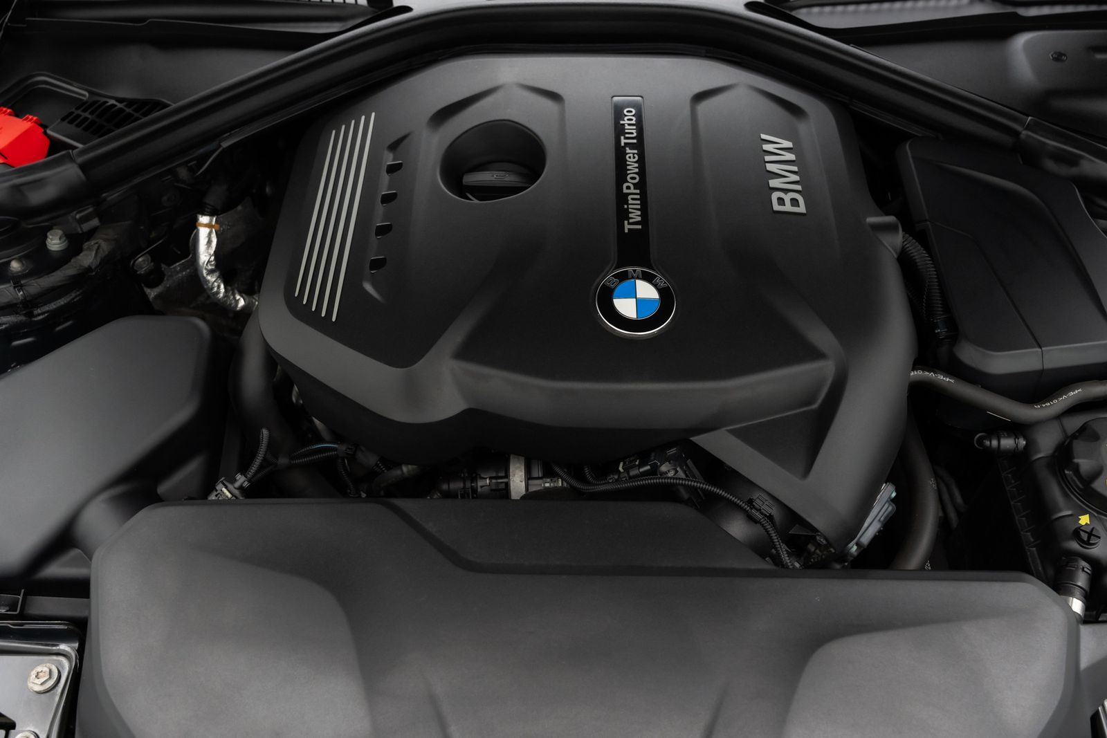 Fahrzeugabbildung BMW 320i Sport Line Kamera NaviPro Alarm Individual