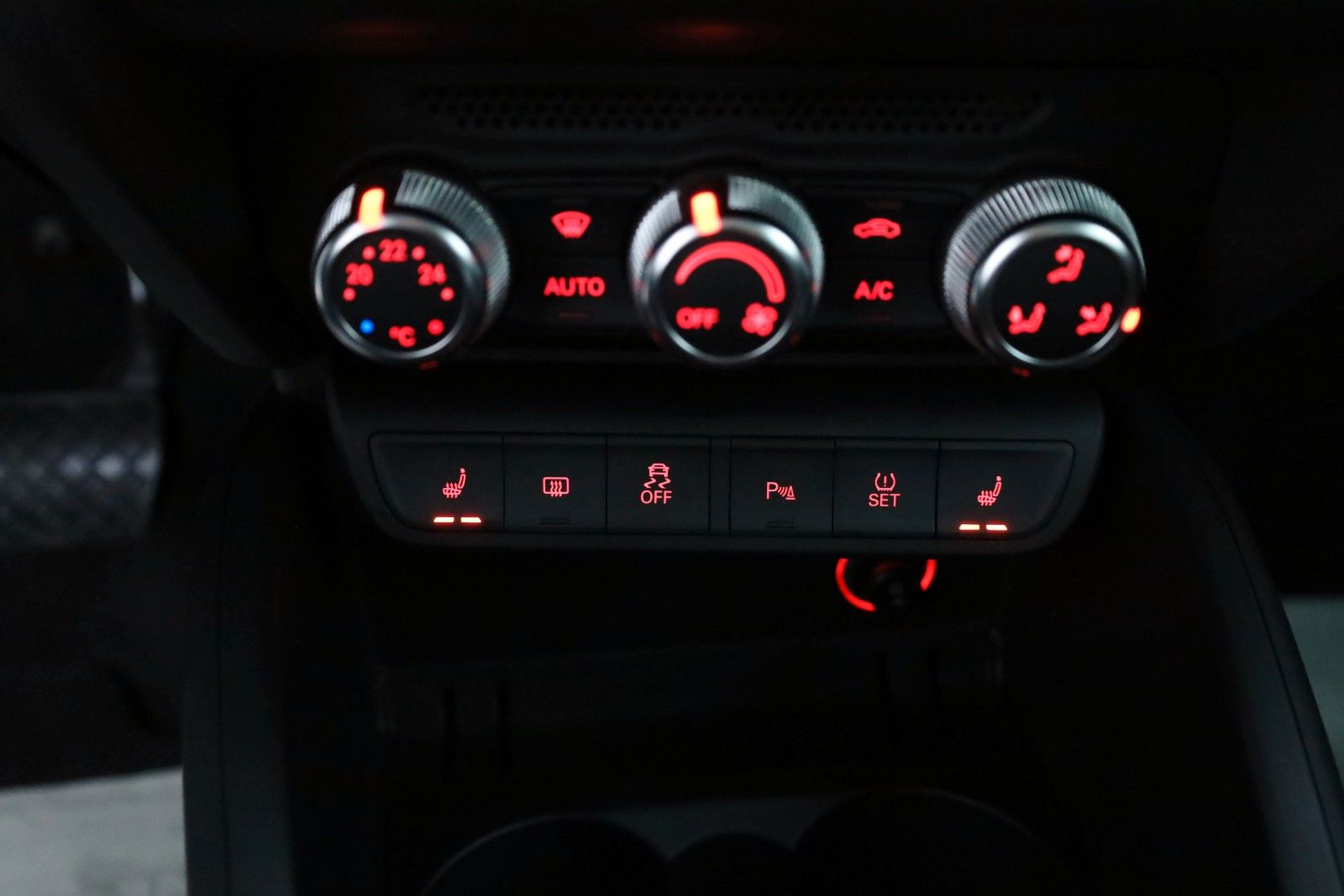 Fahrzeugabbildung Audi A1 Ambition,S-Tronic, T.Leder, Navi, Xenon, +WR