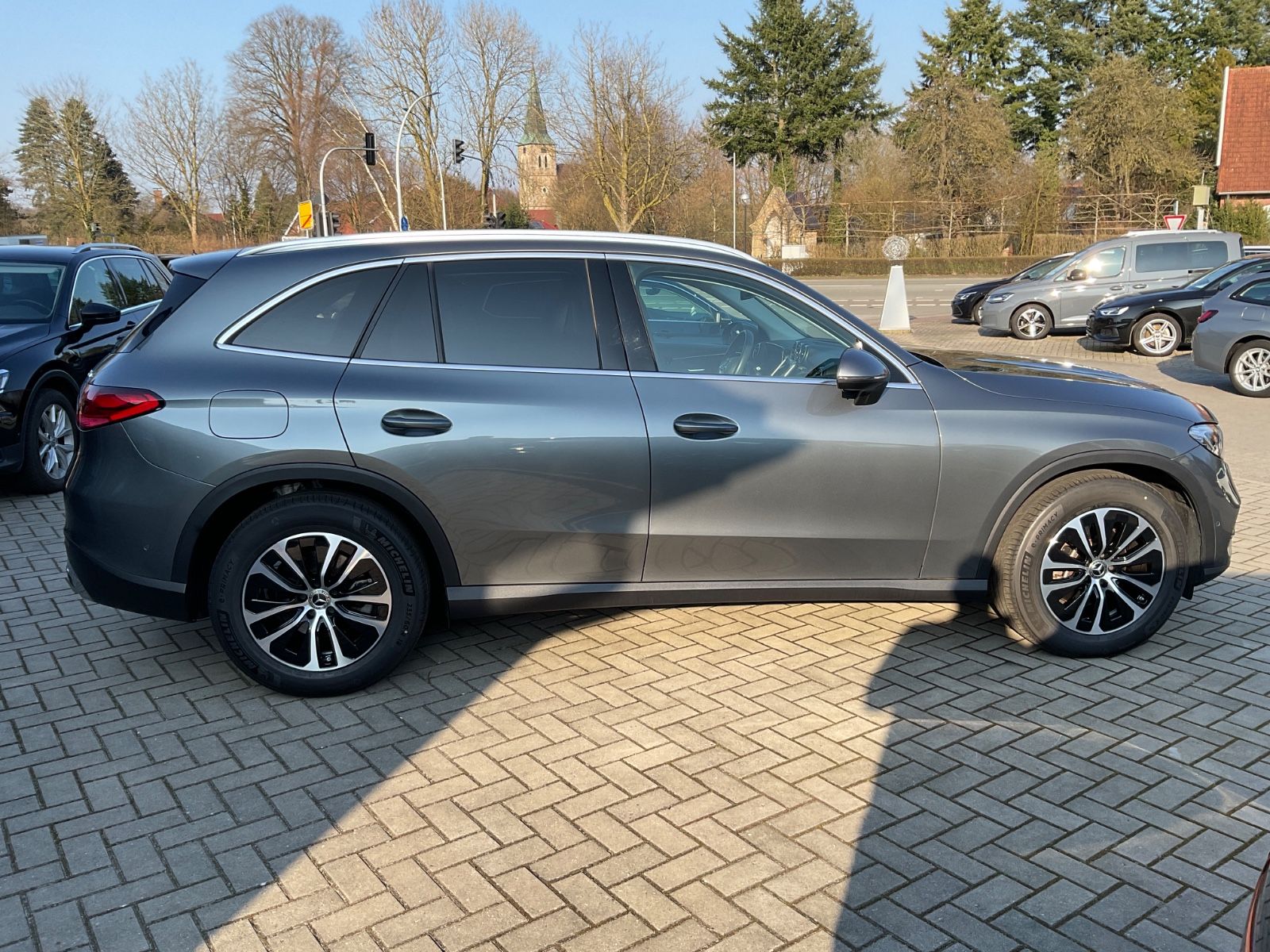 Fahrzeugabbildung Mercedes-Benz GLC 220 d 4M,AHK,Kamera,Leder,CarPlay