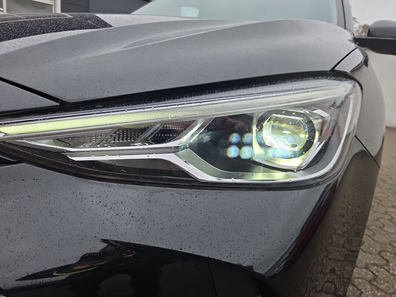 Fahrzeugabbildung MG ZS 1.5 116 PS Comfort Handschalter *STZHZG*KLIMA