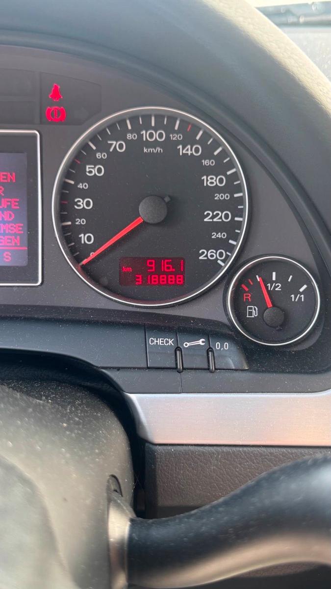 Audi A4 2006 — двигун