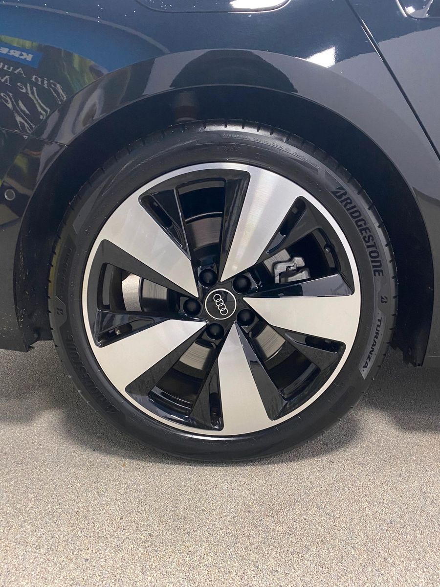 Fahrzeugabbildung Audi A5 B10 TDI S tronic Avant+S-Line+MATRIX+NAVI+19"