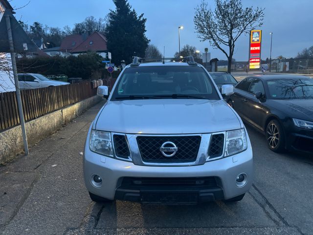 Nissan Navara Pickup Double Cab LE 3.0 V6 4X4*1-HAND*