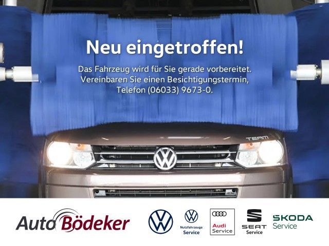 Volkswagen Golf VIII 1.5 eTSI DSG Move Bluetooth Navi LED