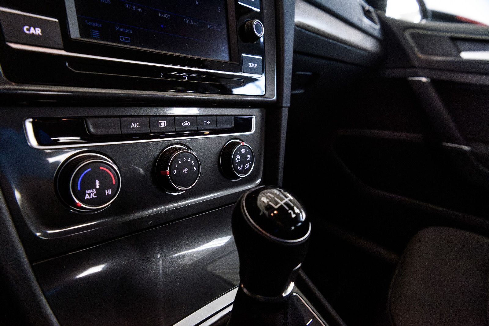 Fahrzeugabbildung Volkswagen Golf VII1.0l TSI Comfortline + GJR + Klima