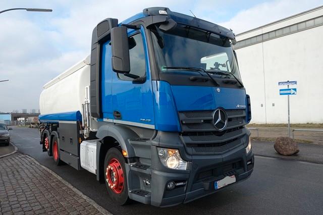 Mercedes-Benz Actros 2542