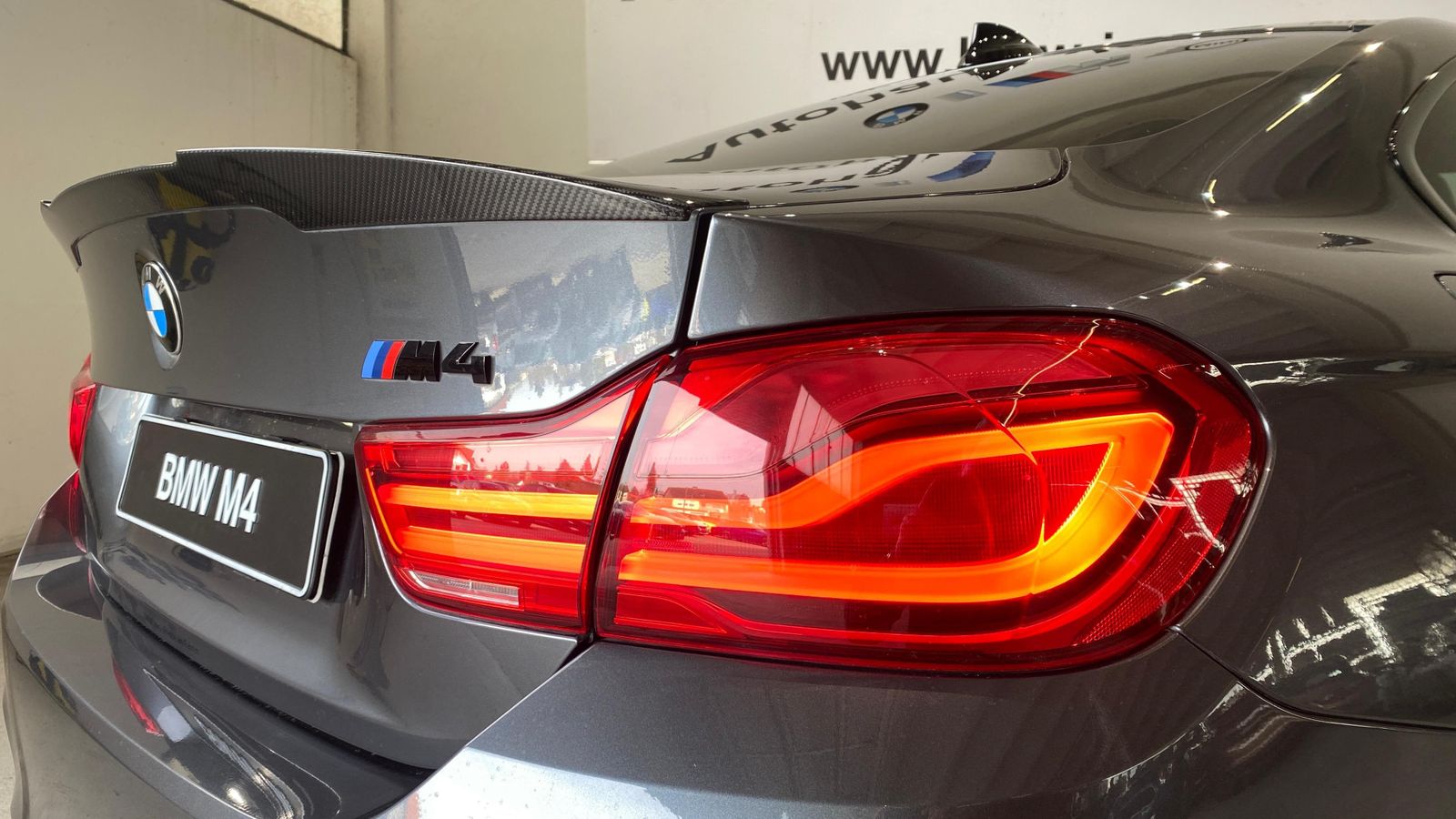 Fahrzeugabbildung BMW M4 Coupé KW V3, M Performance Titan Abgasanlage