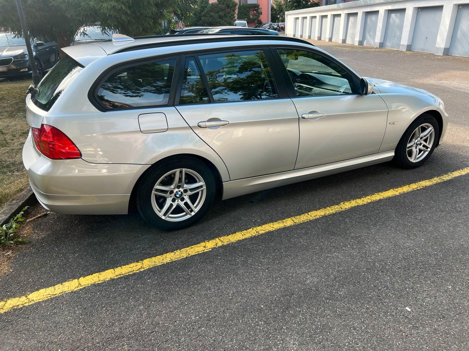 BMW 318 2011 — photo 5