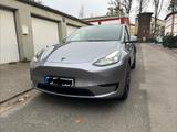 Tesla Model Y Standard Range Silber RWD - Tesla Gebrauchtwagen in Hamburg