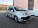 Peugeot 107 1.0 68CV 3p. Sweet Years - silberne Peugeot 107