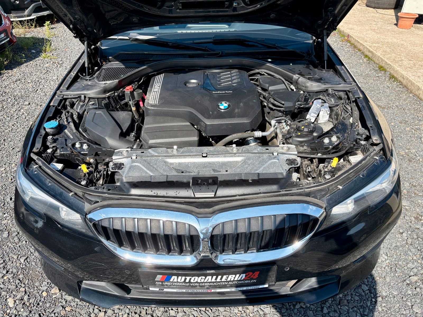 Fahrzeugabbildung BMW 320i Limo Aut. Navi 18"LMR LED 1.HAND SPORTLENK