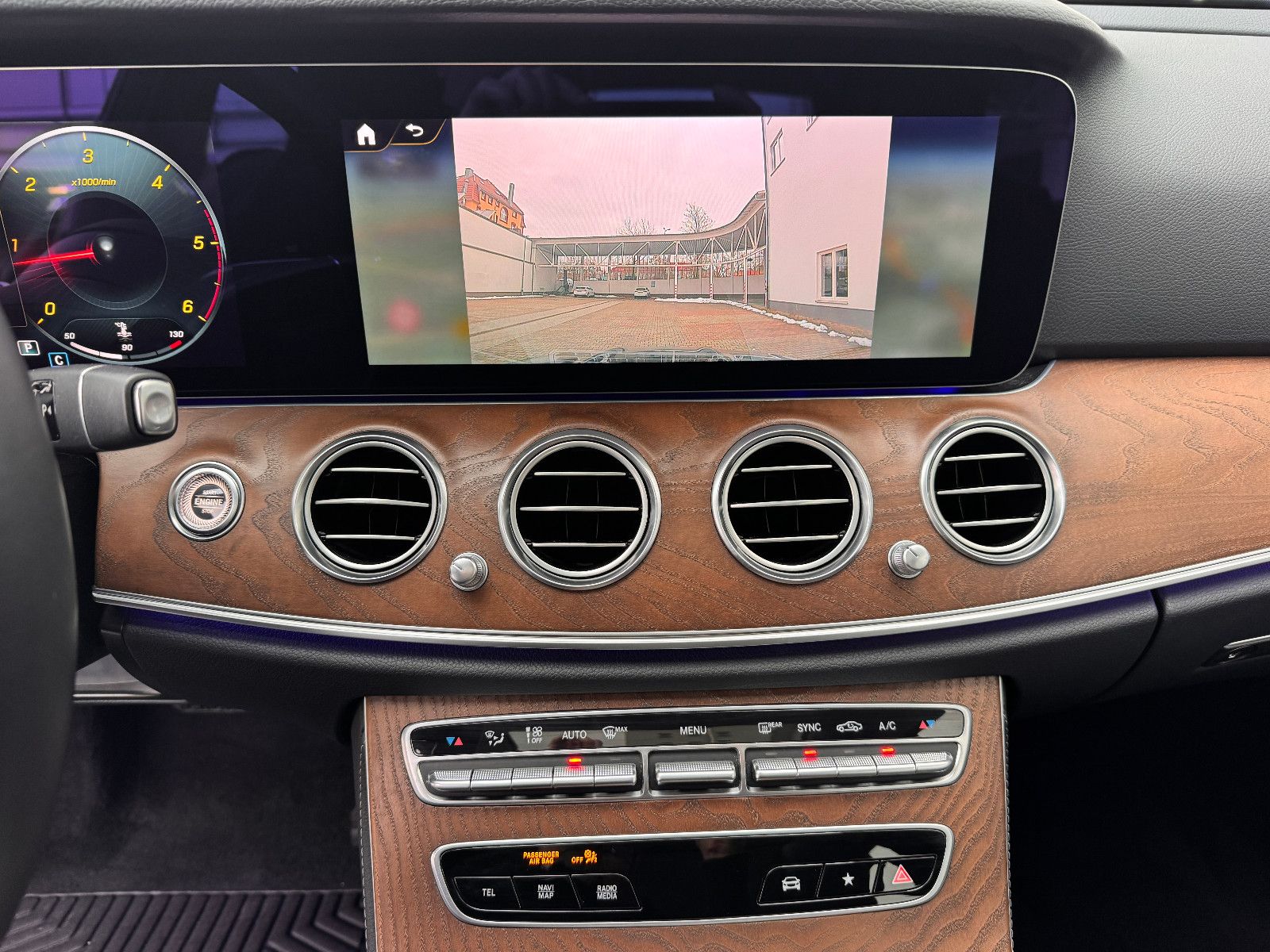 Mercedes-Benz E 220d 9G HUD/GLASDACH/360°/DISTRONIC/BURMESTER foto 23