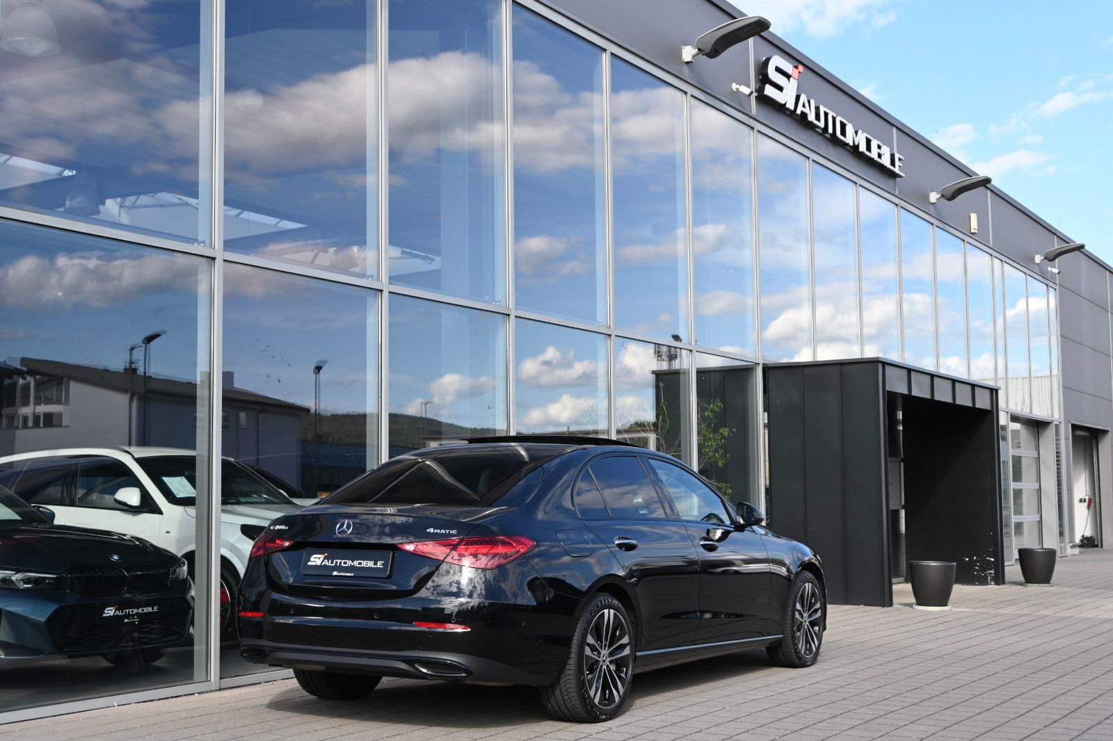 Fahrzeugabbildung Mercedes-Benz C 400 e 4M. NIGHT °ACC°AHK°HUD°MEMO°PANO°SITZKLI