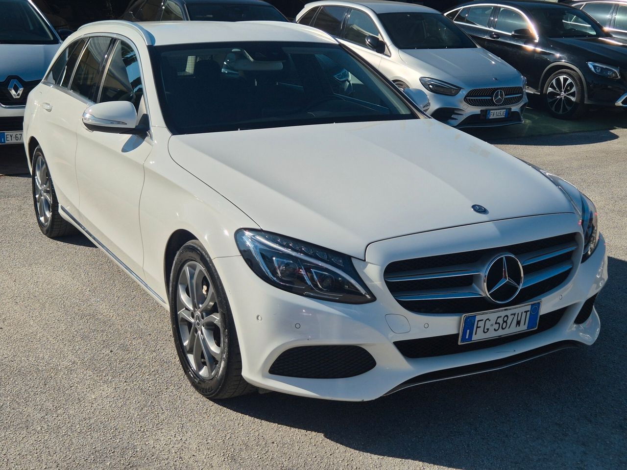 MERCEDES-BENZ C 220