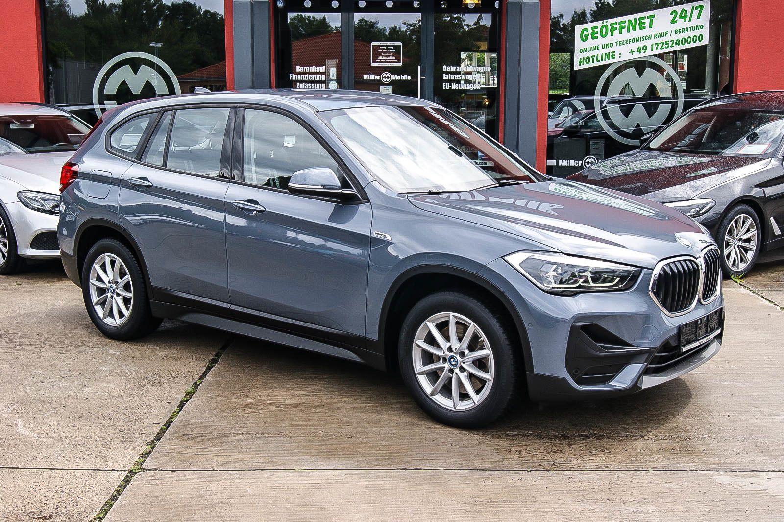 Fahrzeugabbildung BMW X1 xDrive 25e Advantage STORM BAY INDIVIDUAL LED