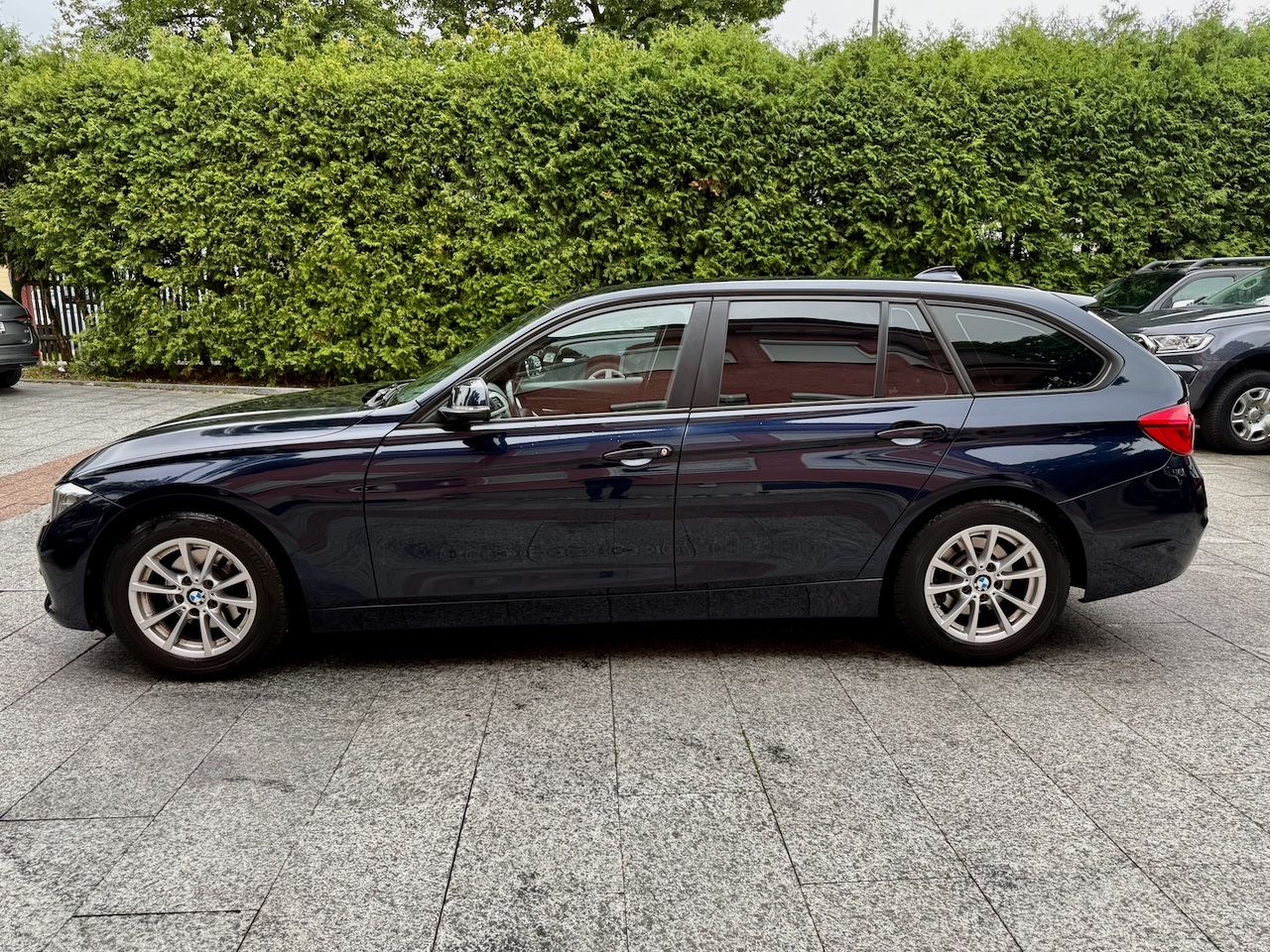 BMW BMW 320i Touring Automatik Advantage *Navi*EURO6*
