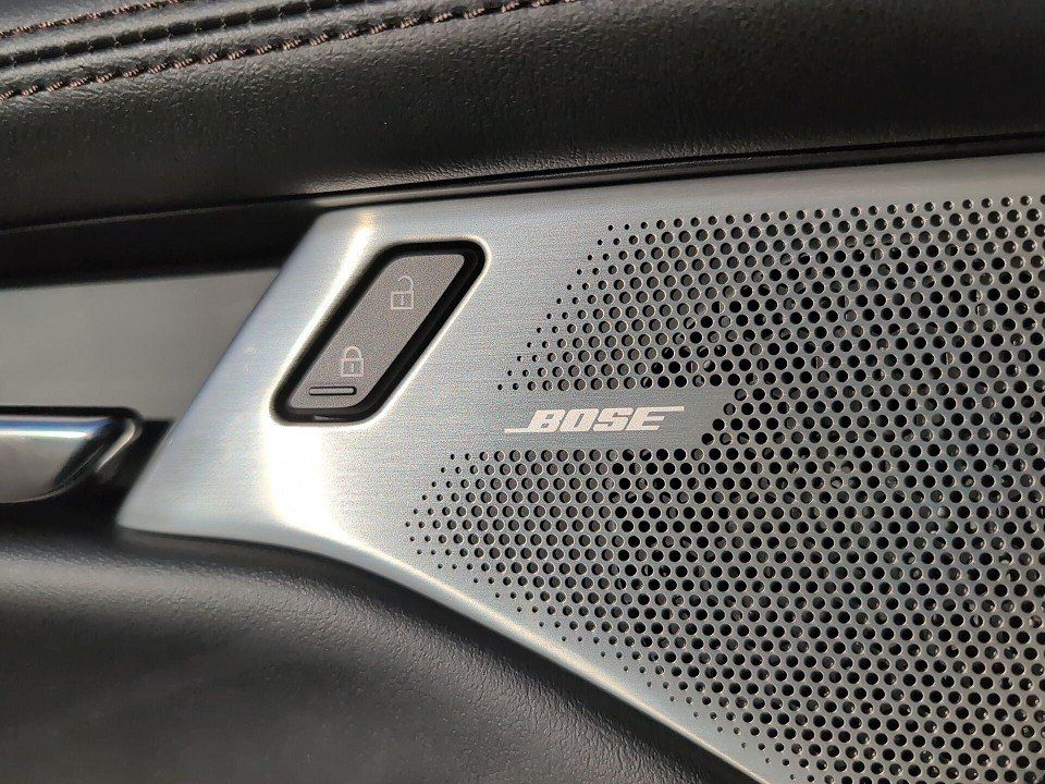 Fahrzeugabbildung Mazda 3 2.0L eSKY-X AT TAKUMI 360+BOSE+HUD+MATRIX+NAV+