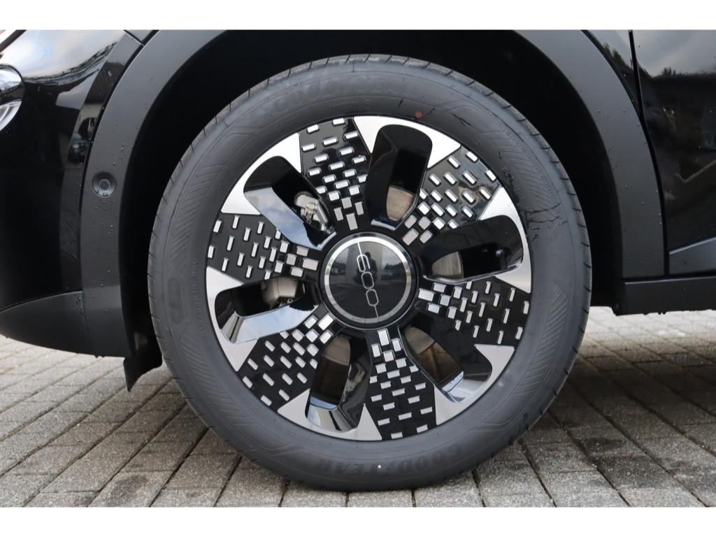 Fiat 600 HYBRID LA PRIMA 1.2 110 PS DCT6 LED NAVI KAM