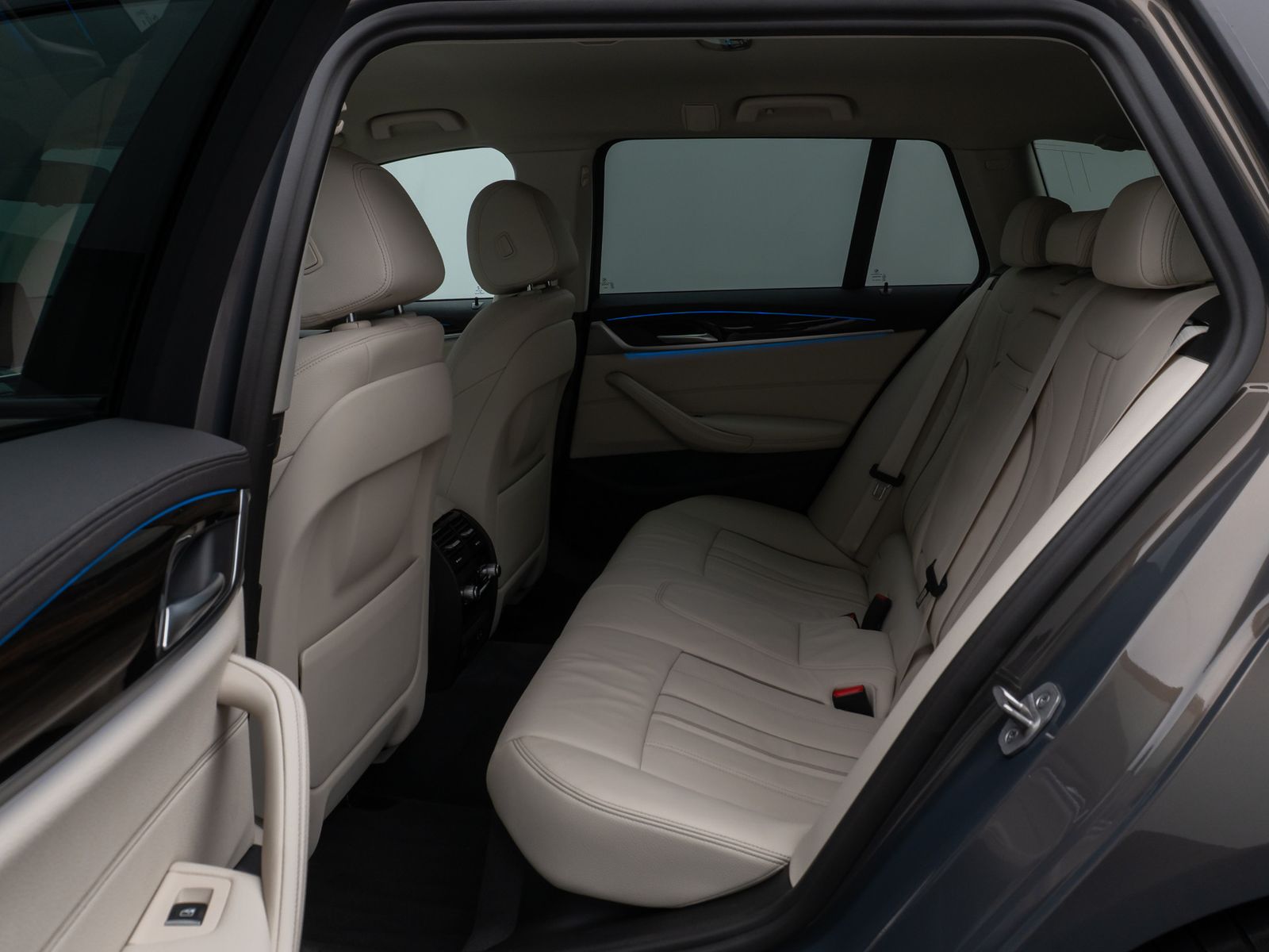 Fahrzeugabbildung BMW 530e Luxury Line Laser Kamera HUD DAB HiFi Sport