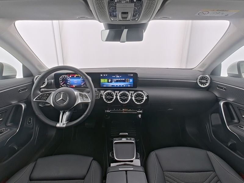 Fahrzeugabbildung Mercedes-Benz CLA 180 Progressive*Pano*LED*Kamera*MBUX Premiu*