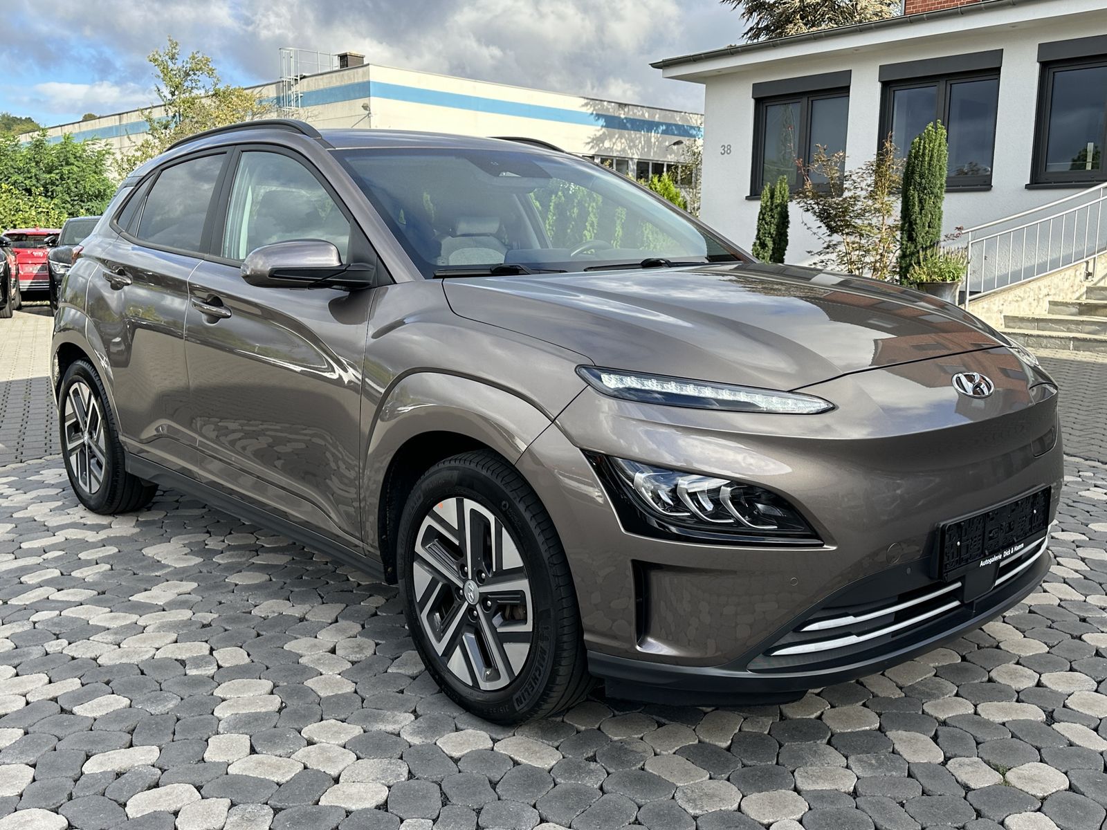 Hyundai Kona Elektro Trend LED ACC NAV KREL CAM SHZ WÄPU imagem 2