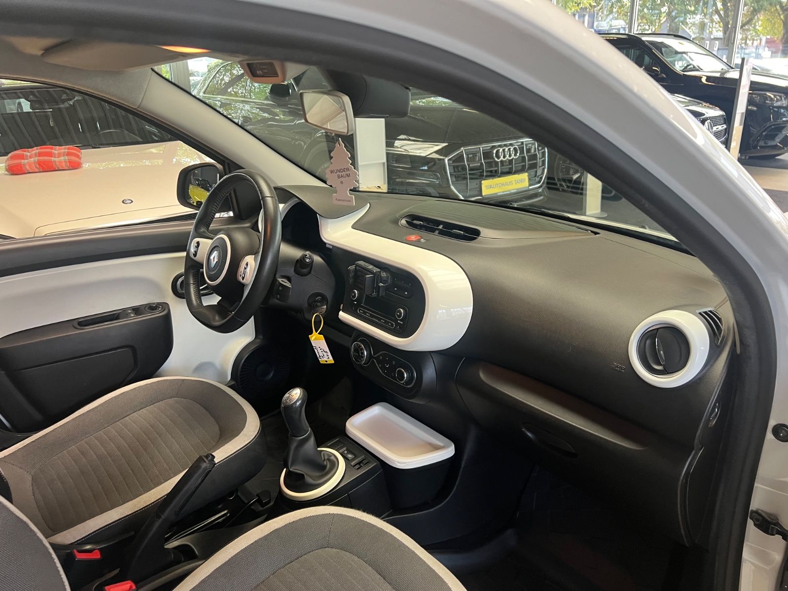 Fahrzeugabbildung Renault Twingo Intens*Spurhalte*PDC*Sitzheizung*