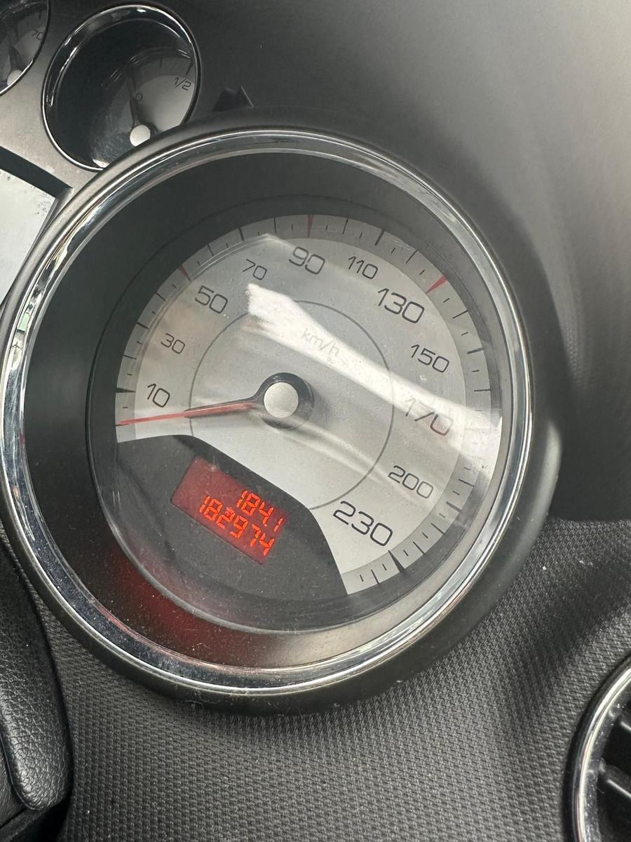 Peugeot 308 2008 — photo 6